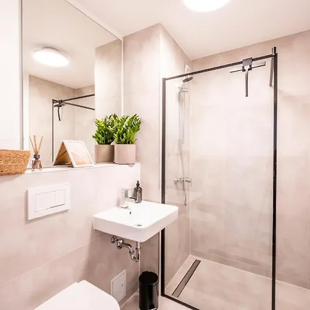 Altbau Glueck New