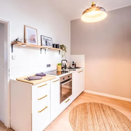 Apartment Altbau Glueck New *