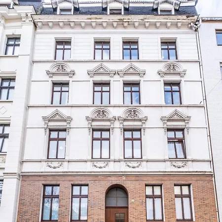 Apartment Altbau Glueck New