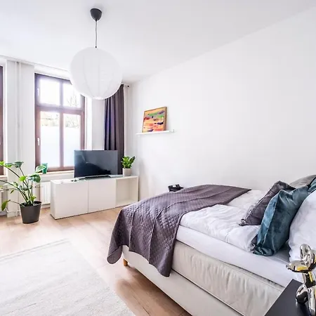 Apartment Altbau Glueck New *