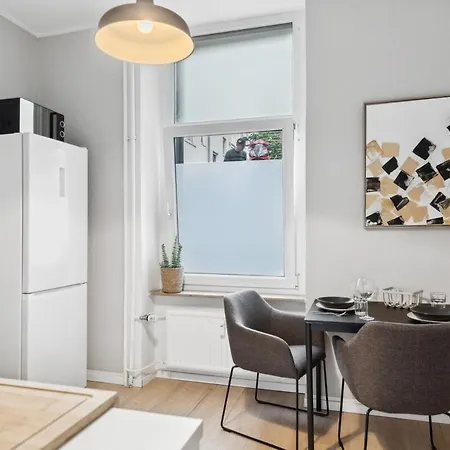 Altbau Glueck New * Wuppertal