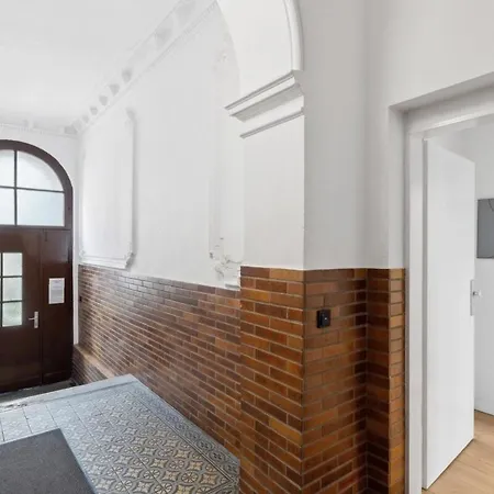 Apartment Altbau Glueck New *