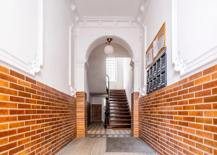 Altbau Glueck New Διαμέρισμα